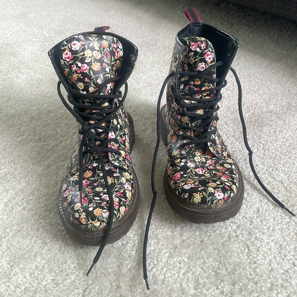 ALDO floral combat boots - Picture 2 of 5
